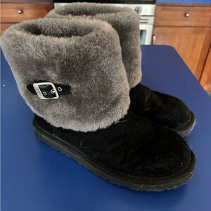 Black and Gray Women's Ugg boots